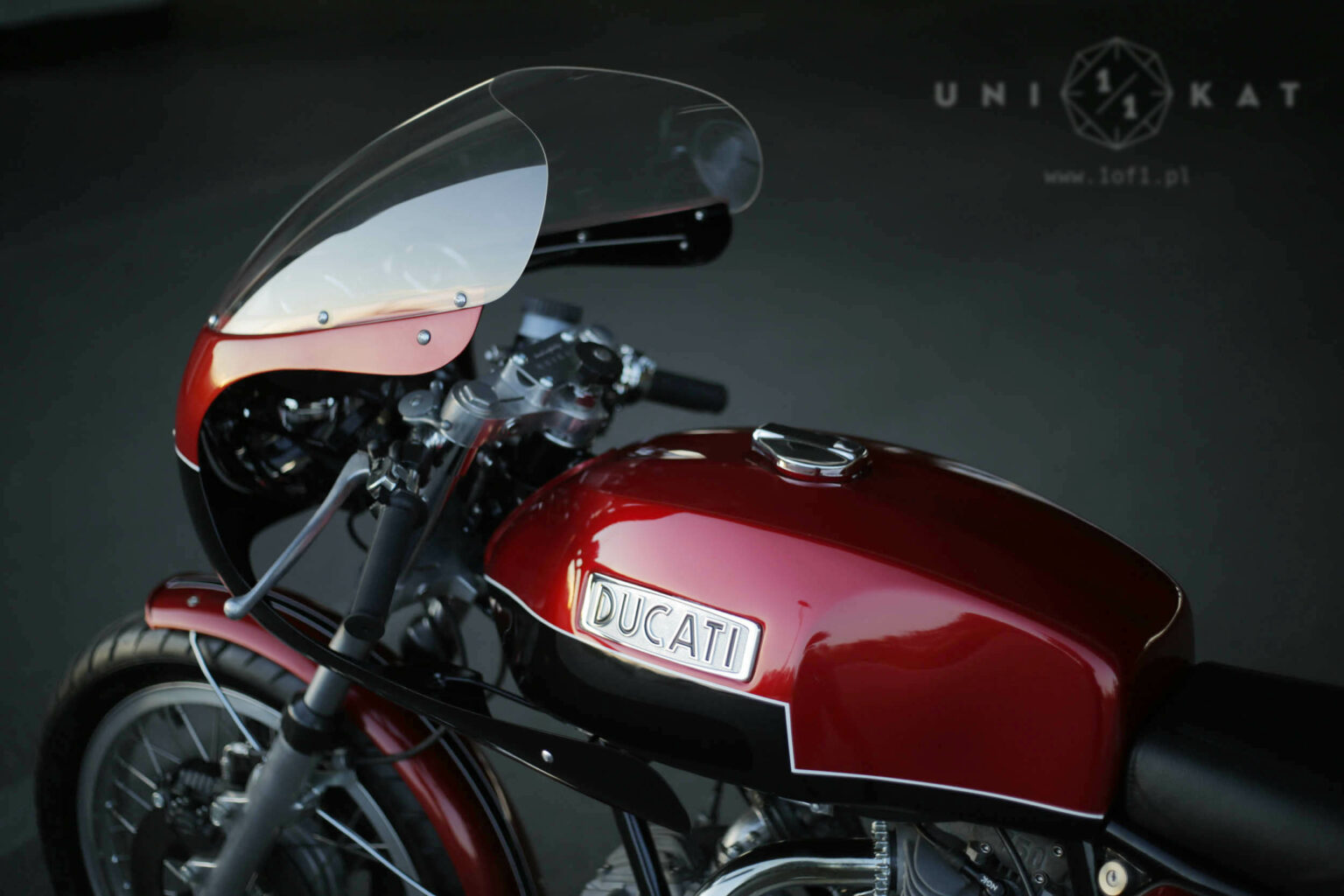 Reversible Replica - Unikat Ducati GT750 - Return of the Cafe Racers